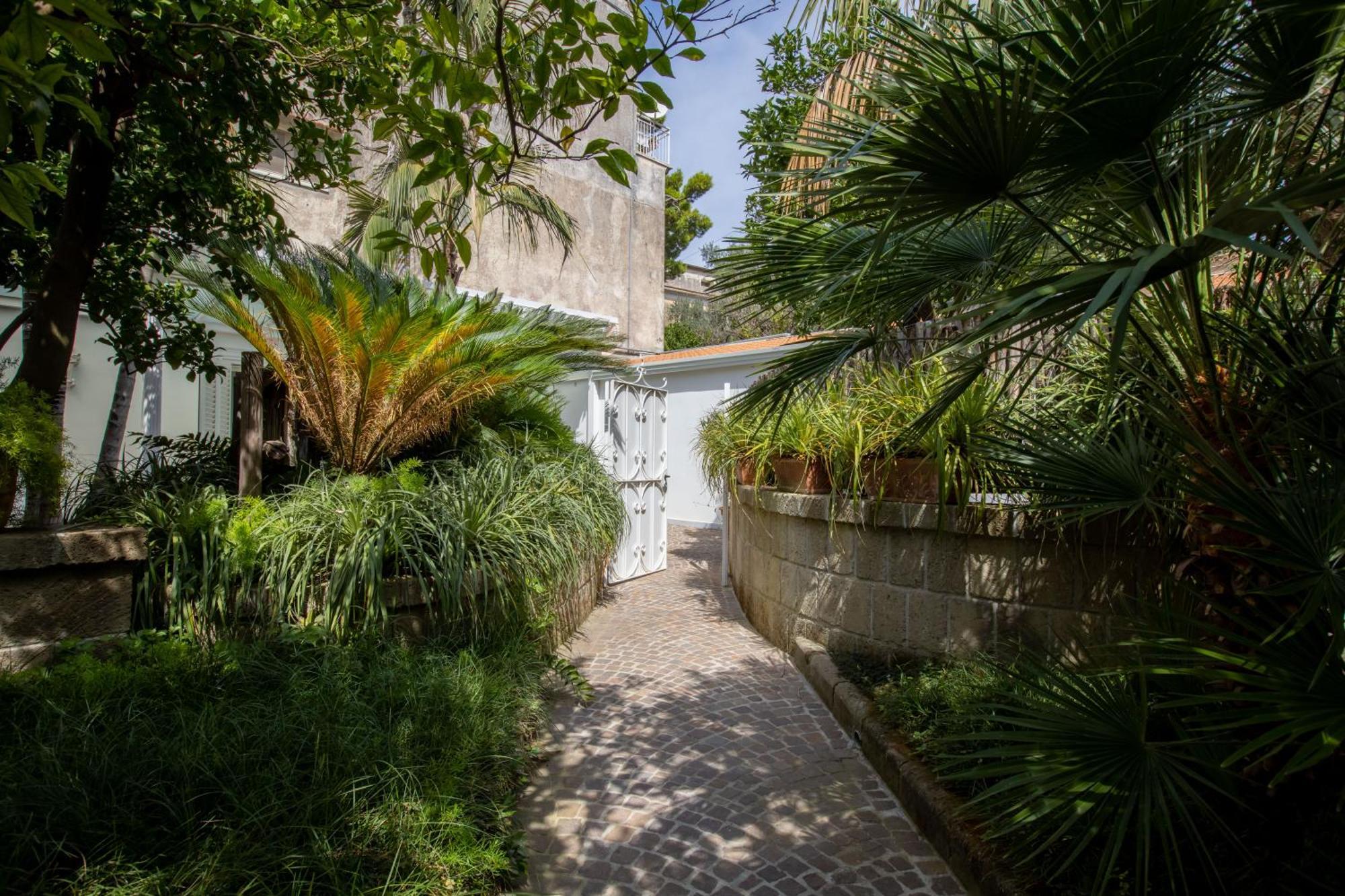 Relais Villa Savarese Sant'Agnello Buitenkant foto